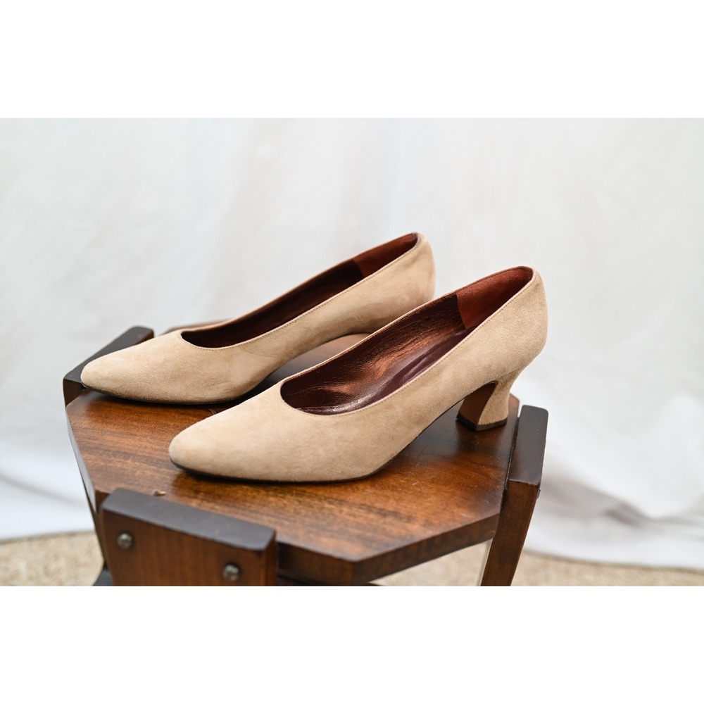 Sesto Meucci Tan Suede Pointed Toe Pumps Leather Sole Made in Spain Size 7.5N
